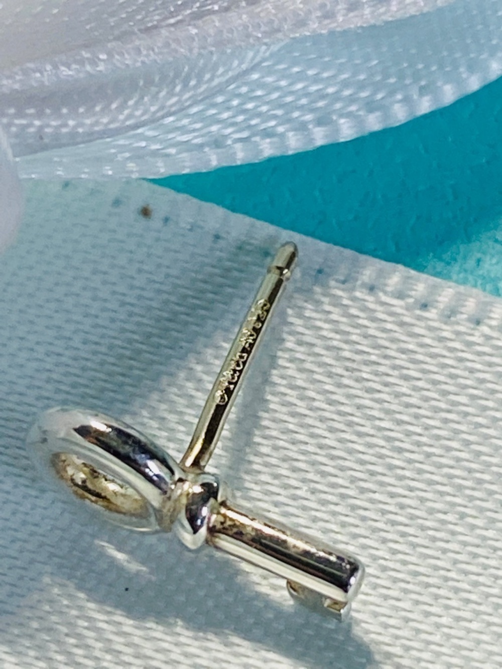 Tiffany & Co Key Earrings Sterling Silver Excellent Condition with box and pouch - Picture 4 of 5